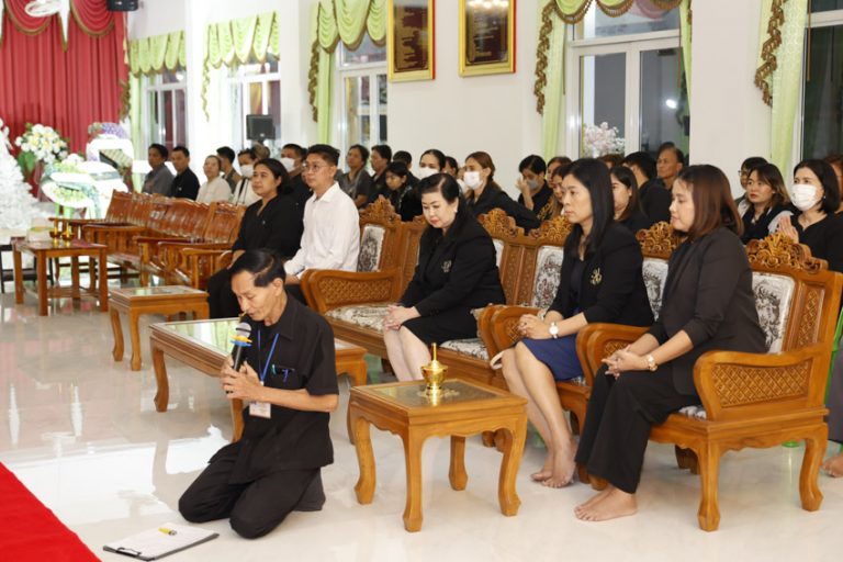 วิทยาเขตสุพรรณบุรี ร่วมเป็นเจ้าภาพสวดพระอภิธรรมบำเพ็ญกุศล คุณพ่อบุญสม รามุข บิดานางสาวดลนภา รามุข พนักงานมหาวิทยาลัยสายสนับสนุน