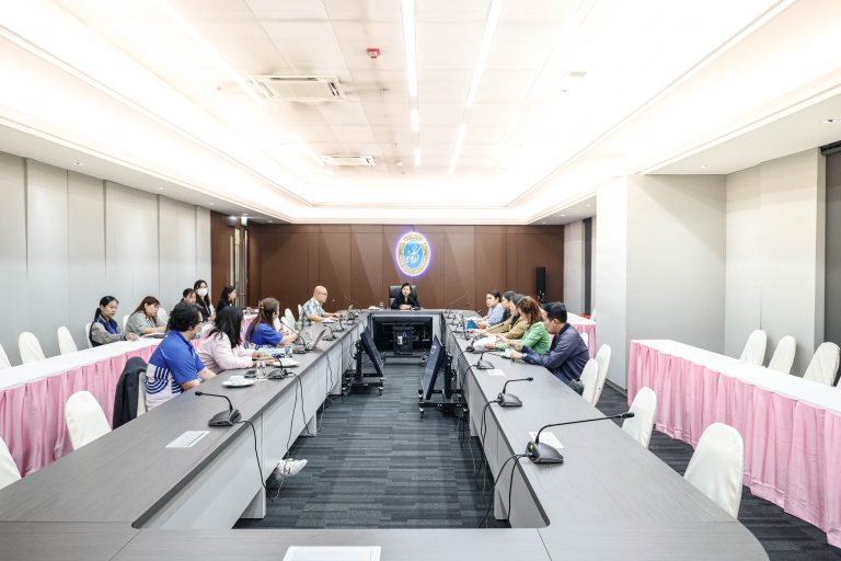 มหาวิทยาลัยสวนดุสิต วิทยาเขตสุพรรณบุรี จัดประชุมติดตามความก้าวหน้าของการดำเนินงานโครงการวิจัยในพื้นที่จังหวัดสุพรรณบุรี