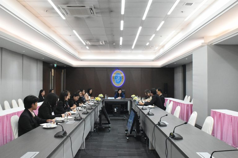 การประชุมเพื่อรับฟังคำปรึกษาและประสานงานร่วมกับบริษัทภายนอก เพื่อจัดทำระบบการบริหารจัดการหอพัก