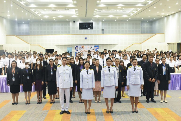 วิทยาเขตสุพรรณบุรี ร่วมพิธีถวายพระพรชัยมงคล สมเด็จพระนางเจ้าสุทิดา พัชรสุธาพิมลลักษณ พระบรมราชินี