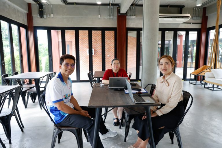 วิทยาเขตสุพรรณบุรี เข้าร่วมกิจกรรม คุยสบายๆ … Life สาระ ครั้งที่ 363 “เมื่อ..คุณแม่ลูก 1 ลงประกวดนางงาม”