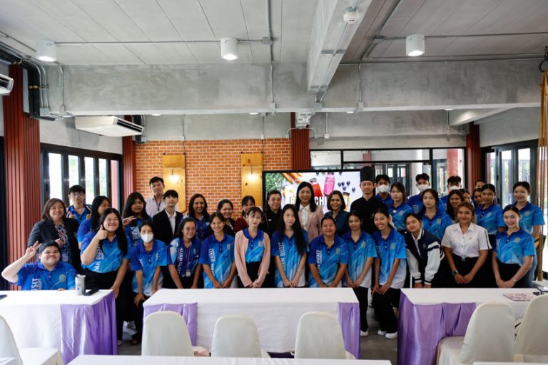 กองบริการนักศึกษา วิทยาเขตสุพรรณบุรี จัดโครงการส่งเสริมสุขภาพของบุคลากรและนักศึกษาตามหลัก 6 อ. อาหาร “อาหารเพื่อสุขภาพ ไก่ปั่นเฟรช (Fresh Chicken)”