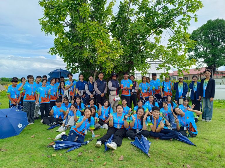สำนักนวัตกรรมชุมชน และหอมขจรฟาร์ม ร่วมต้อนรับ คณะนักเรียนจากกิจกรรม “ค่ายคนดี…ชีวิตนี้เพื่อแผ่นดิน” (เยาวชนคนดีศรีสุพรรณ)