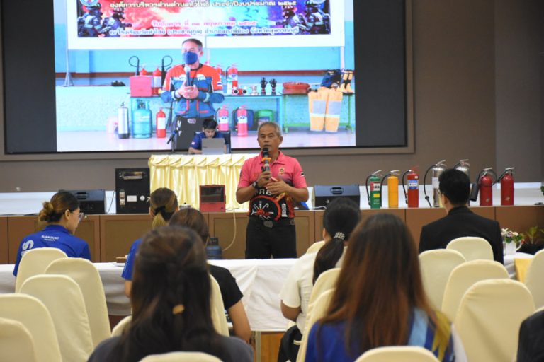 คณะกรรมการ คปอ. สำนักงานวิทยาเขตสุพรรณบุรี จัดโครงการอบรมผจญเหตุอัคคีภัย และซ้อมแผนอพยพหนีไฟเบื้องต้น