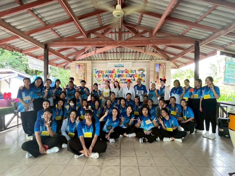 หลักสูตรศึกษาศาสตรบัณฑิต สาขาวิชาการศึกษาปฐมวัย วิทยาเขตสุพรรณบุรี จัดกิจกรรมพัฒนาสังคมและบำเพ็ญบุญ