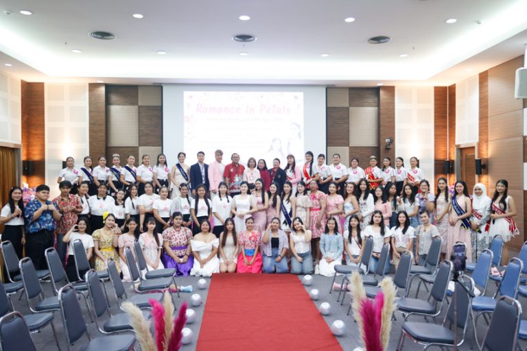 สาขาวิชาการศึกษาปฐมวัย วิทยาเขตสุพรรณบุรี จัดกิจกรรม Romance in Petals การประกวด Freshy girl & MC Star 2025