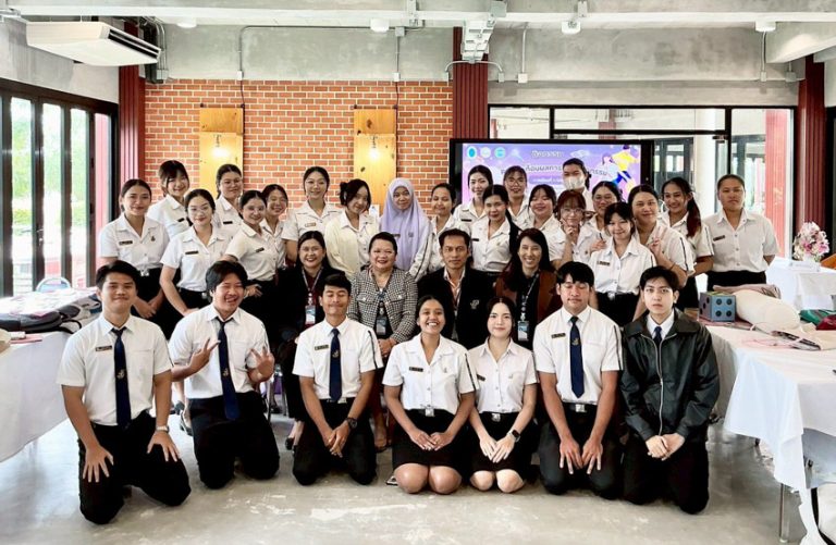 สาขาวิชาการประถมศึกษา กิจกรรม PLC สะท้อนผลการปฏิบัติกิจกรรม ของนักศึกษาชั้นปีที่ 3 สาขาวิชาการประถมศึกษา