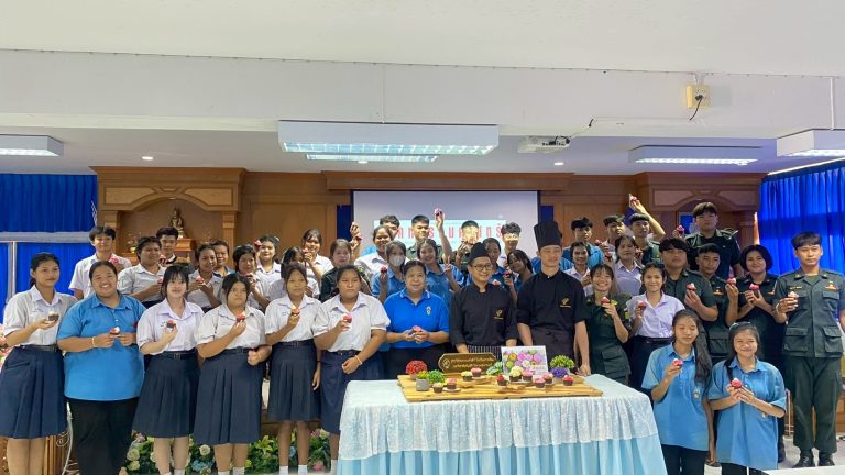 สาขาวิชาคหกรรมศาสตร์ จัดกิจกรรมสอนการแต่งหน้าเค้กเบื้องต้น และแนะแนวการศึกษาต่อ ให้กับนักเรียน โรงเรียนบรรหารแจ่มใสวิทยา 6 สุพรรณบุรี