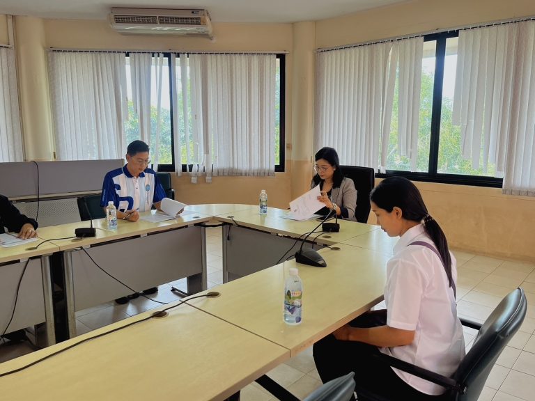 สัมภาษณ์บุคคลเพื่อรับเข้าทำงานในตำแหน่ง