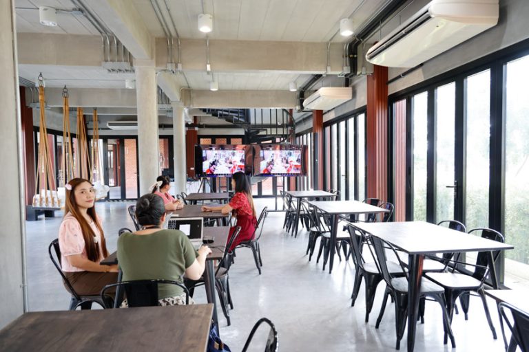 มหาวิทยาลัยสวนดุสิต วิทยาเขตสุพรรณบุรี เข้าร่วมกิจกรรม คุยสบายๆ … Life สาระ ครั้งที่ 390