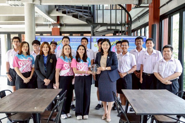 เครือข่ายผู้ปกครองนักเรียน และนักเรียนระดับชั้นมัธยมศึกษาปีที่ 4 โรงเรียนสวนกุหลาบวิทยาลัย เข้าศึกษาดูงาน