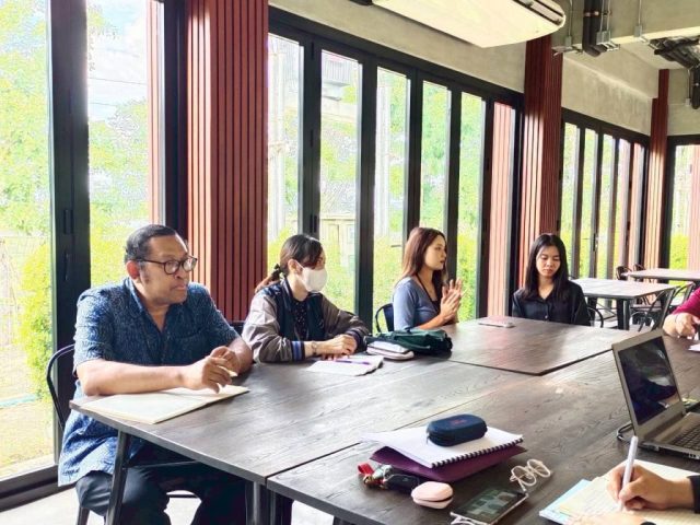 LINE_ALBUM_10102025_251010_11