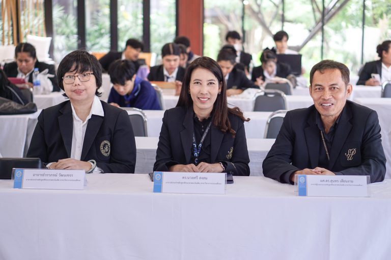 หลักสูตรศึกษาศาสตรบัณฑิต สาขาวิชาการประถมศึกษา มหาวิทยาลัยสวนดุสิต วิทยาเขตสุพรรณบุรี จัดกิจกรรมสัมมนาระหว่างการปฏิบัติการสอนในสถานศึกษา 2 ครั้งที่ 1