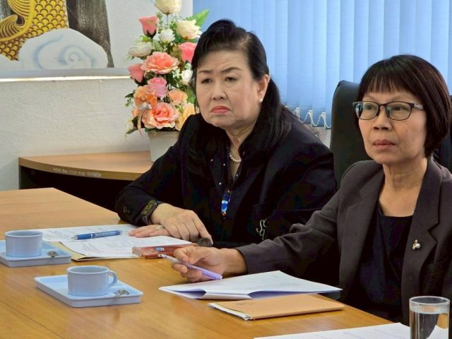 LINE_ALBUM_61168_251107_15