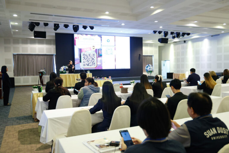 โรงเรียนการเรือน มหาวิทยาลัยสวนดุสิต จัดกิจกรรมอบรมเชิงปฏิบัติการ หลักสูตรการสุขาภิบาลอาหาร สำหรับผู้สัมผัสอาหาร ให้กับผู้เข้ารับการอบรมหลักสูตรเชฟอาหารไทยมืออาชีพ