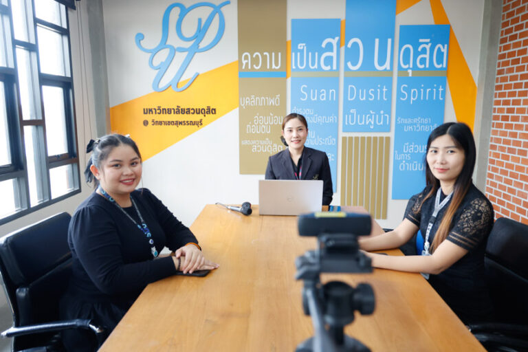 วิทยาเขตสุพรรณบุรี ร่วมกิจกรรม คุยสบายๆ… Life สาระ ครั้งที่  400 หัวข้อ Talk with Dad : เรื่องเล่าจากพ่อ (และลูกของพ่อ)