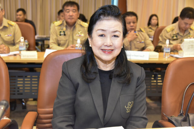 LINE_ALBUM_ประชุมหัวหน้าส่วนฯ 24-12-68_251224_1