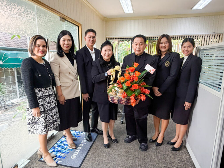 มหาวิทยาลัยสวนดุสิต วิทยาเขตสุพรรณบุรี ร่วมแสดงความยินดีกับ ศาสตราจารย์ ดร.ศิโรจน์ ผลพันธิน และ รองศาสตราจารย์ ดร.สุขุม เฉลยทรัพย์ ฯ