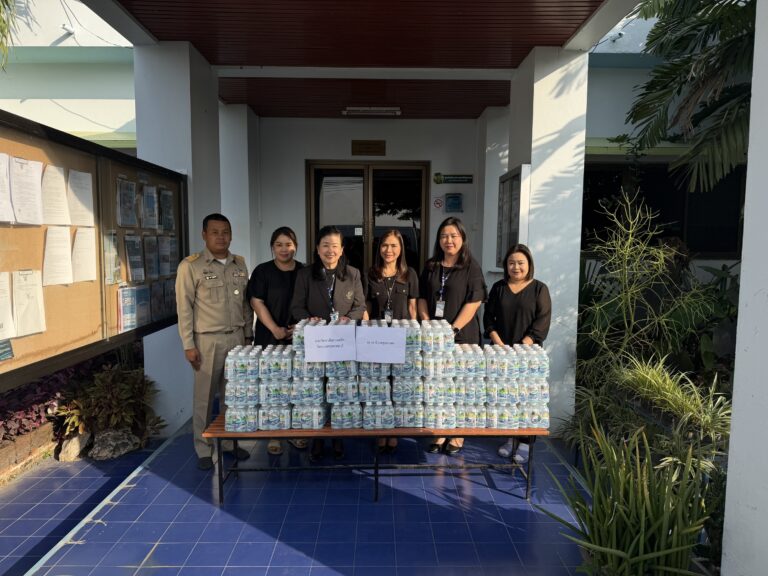 บริจาคน้ำดื่มช่วยเหลือผู้ประสบอุทกภัยภาคใต้