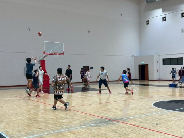 LINE_ALBUM_บาส บุคลากรvs นักศึกษา_260121_13