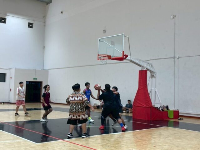 LINE_ALBUM_บาส บุคลากรvs นักศึกษา_260121_19