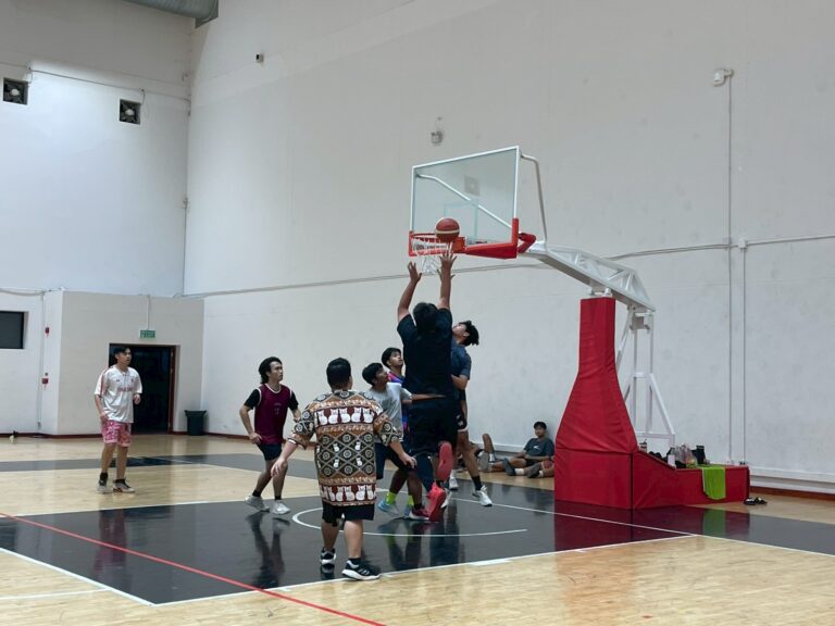 แข่งขันบาสเกตบอลนัดกระชับมิตรเชื่อมความสัมพันธ์ ระหว่าง บุคลากร ศิษย์เก่า และนักศึกษา มหาวิทยาลัยสวนดุสิต วิทยาเขตสุพรรณบุรี