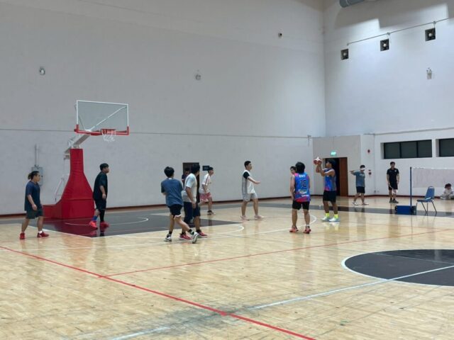 LINE_ALBUM_บาส บุคลากรvs นักศึกษา_260121_21