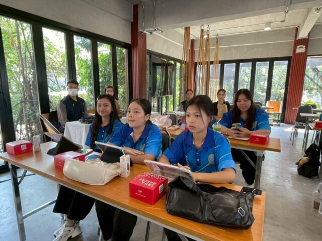 LINE_ALBUM_อบรมเขียนโครงการ_260119_18