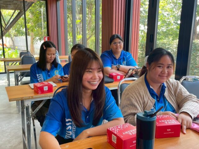 LINE_ALBUM_อบรมเขียนโครงการ_260119_24