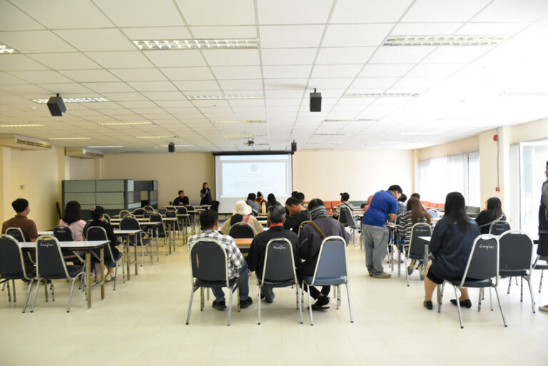 กองกลาง สำนักงานวิทยาเขตสุพรรณบุรี จัดลงทะเบียนและดูสภาพพัสดุ เพื่อขายทอดตลาด จำนวน 27 รายการ