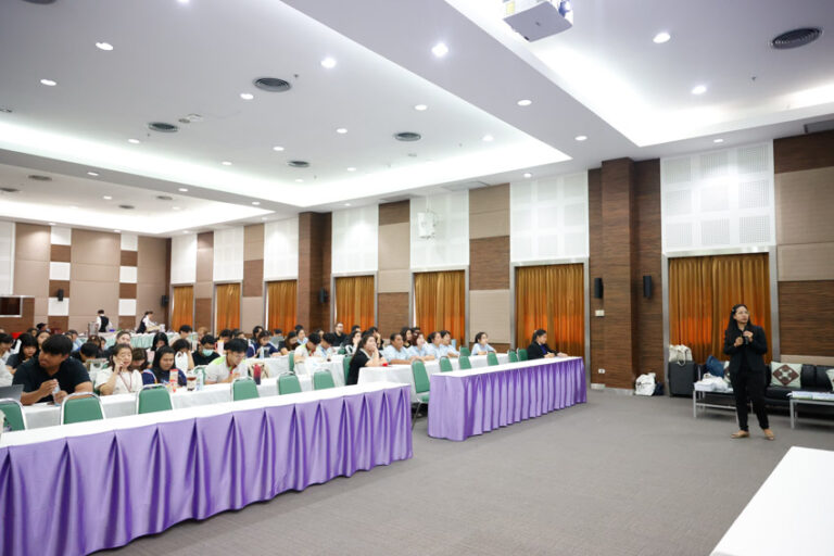 โรงเรียนสาธิตละอออุทิศ สุพรรณบุรี จัดอบรมหลักสูตร “อาหารและโภชนาการสำหรับเด็กปฐมวัย : กินดี ปลอดภัย เสริมพัฒนาการ”