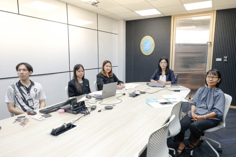 มหาวิทยาลัยสวนดุสิต วิทยาเขตสุพรรณบุรี เข้าร่วมประชุมชี้แจงแนวทางการบริหารโครงการ ผ่านระบบอิเล็กทรอนิกส์ (กองทุนสิ่งแวดล้อม)