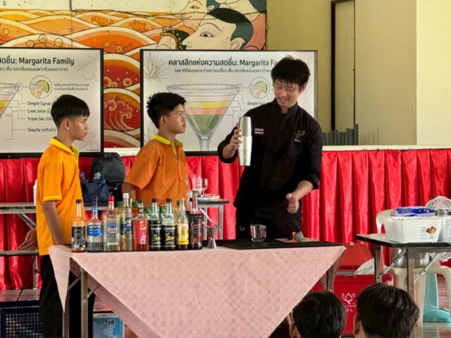 LINE_ALBUM_วิทยากรโรงเรียนทุ่งคลี_260527_30