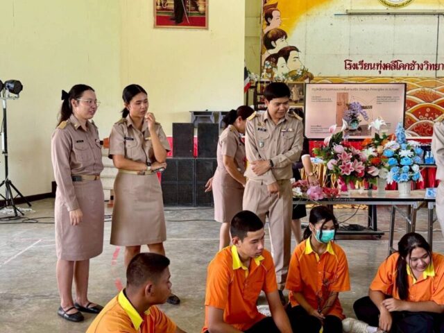 LINE_ALBUM_วิทยากรโรงเรียนทุ่งคลี_260527_39