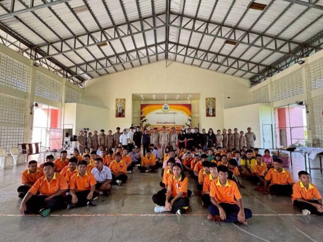 LINE_ALBUM_วิทยากรโรงเรียนทุ่งคลี_260527_62