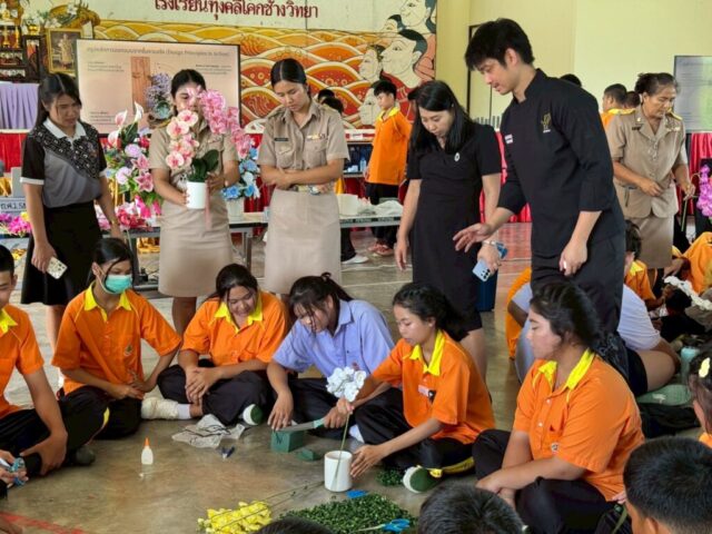 LINE_ALBUM_วิทยากรโรงเรียนทุ่งคลี_260527_63