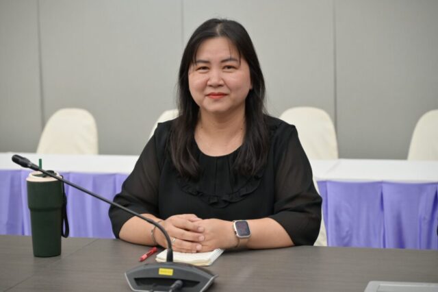 LINE_ALBUM_ประชุม คณะกรรมการฝ่ายกิจการนักศึกษา_260710_2