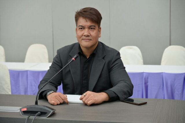 LINE_ALBUM_ประชุม คณะกรรมการฝ่ายกิจการนักศึกษา_260710_8