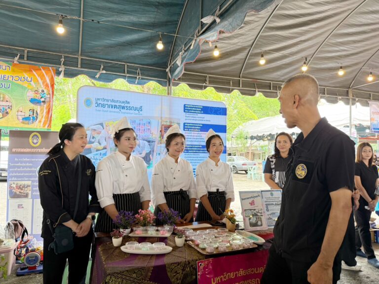 งานวิชาการ กองบริการนักศึกษา วิทยาเขตสุพรรณบุรี เข้าร่วมออกบูธบริการวิชาการในโครงการจังหวัดสุพรรณบุรีรวมใจบริการเคลื่อนที่ รับฟังทุกข์สุขประชาชน ประจำปีงบประมาณ พ.ศ.2569