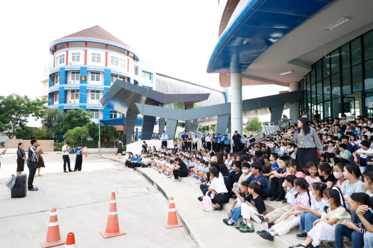 โรงเรียนสาธิตละอออุทิศ สุพรรณบุรี จัดกิจกรรมสถานศึกษาปลอดภัย หัวข้อ  “อพยพหนีไฟ”