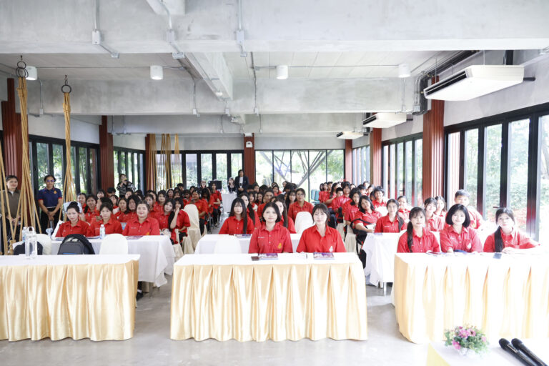 มหาวิทยาลัยสวนดุสิต วิทยาเขตสุพรรณบุรี ให้การต้อนรับคณะบุคลากรและนักเรียนชั้นมัธยมศึกษาปีที่ 4-6 โรงเรียนปากช่อง จังหวัดนครราชสีมา