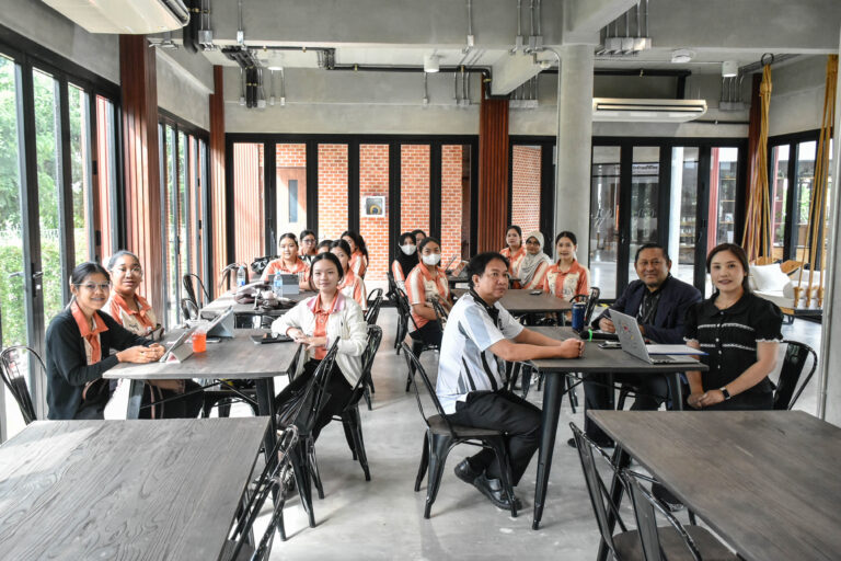 วิทยาเขตสุพรรณบุรี เข้าร่วมกิจกรรม “คุยสบายๆ… Story Talk One Lab” ครั้งที่ 435 (29) โดยเดือนสิงหาคมนี้ พบกับ โรงเรียนกฎหมายและการเมือง EP. 1. The Fine Line: ครูกับการสร้างพื้นที่ปลอดภัยสำหรับเด็ก โดยโรงเรียนกฎหมายและการเมือง & คณะครุศาสตร์