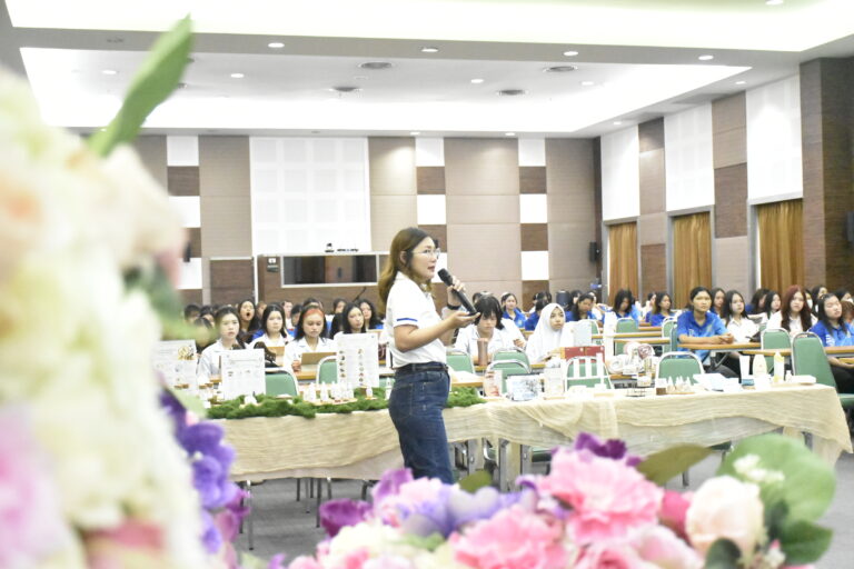 สาขาวิชาวิทยาศาสตร์เครื่องสำอาง วิทยาเขตสุพรรณบุรี จัดการบรรยายพิเศษในหัวข้อ “The Art & Science of Natural Emulsification; When Olive Oil Science Meets Innovative Texture Design”