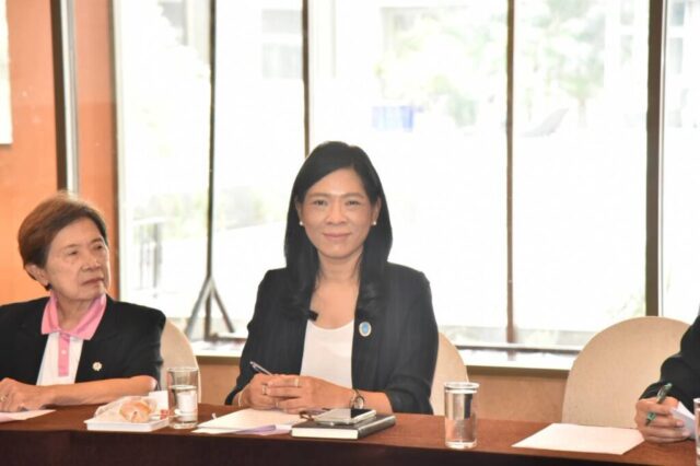 LINE_ALBUM_ประชุมหอการค้า_260908_3