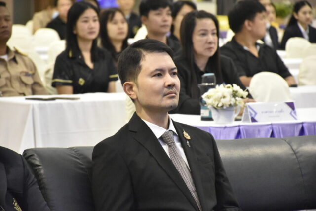 _NIK0379